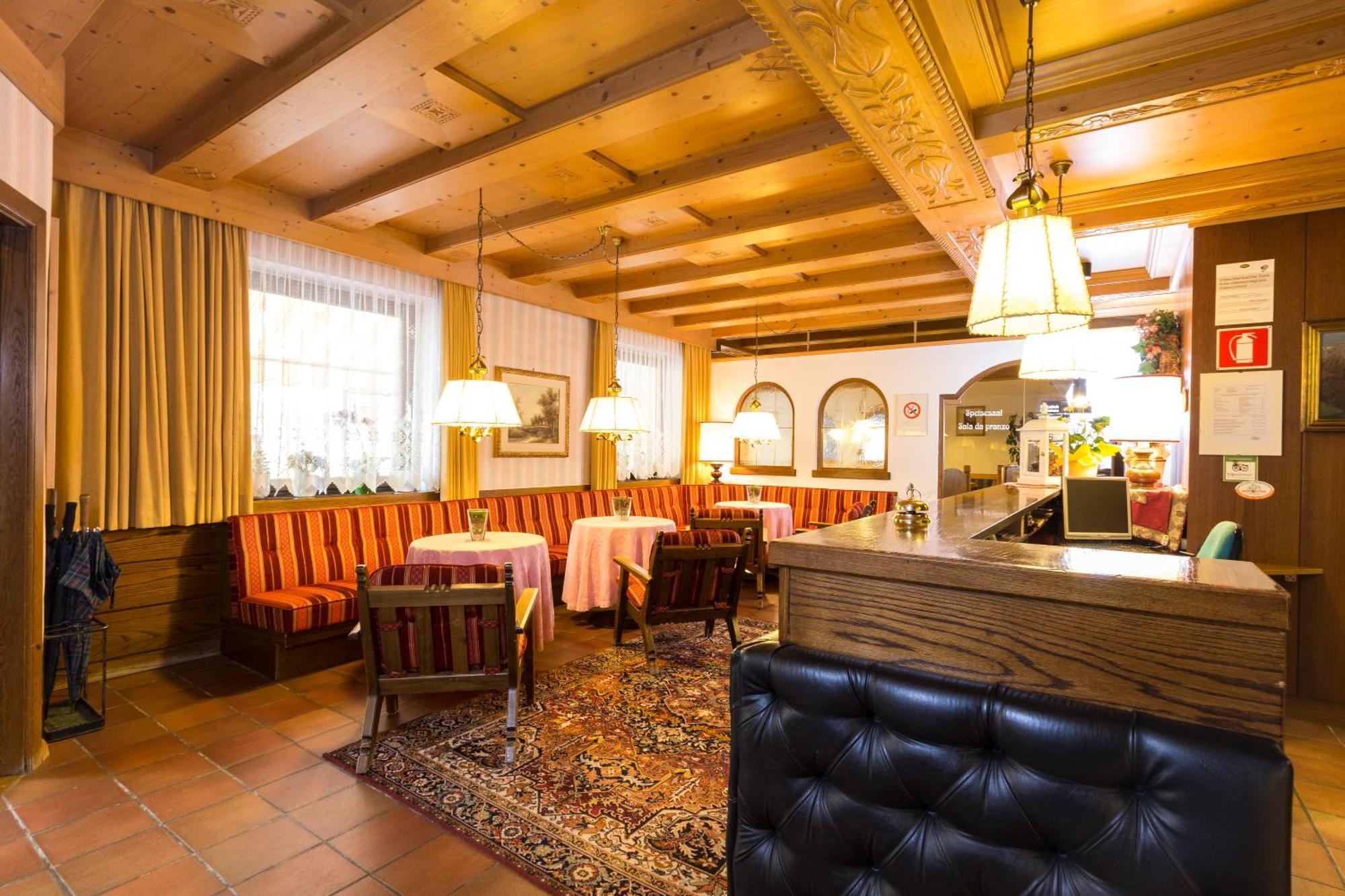 Hotel Urthaler Dobbiaco Esterno foto