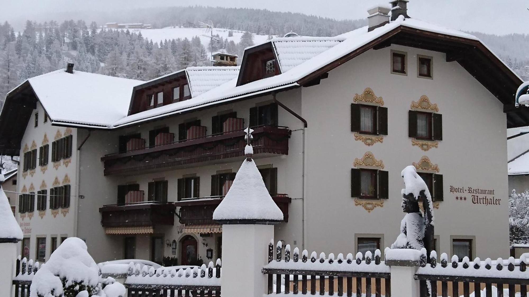 Hotel Urthaler Dobbiaco Esterno foto